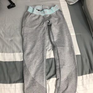 Gym shark leggings